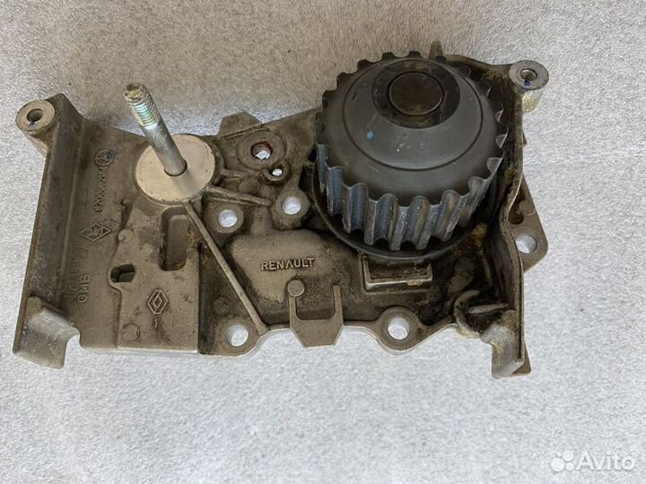 Помпа Nissan / насос / Комплект грм Рено
