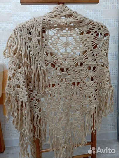 Полушаль ручной вязки, шерсть