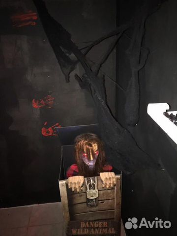 Волк - оборотень вылезающий из ящика