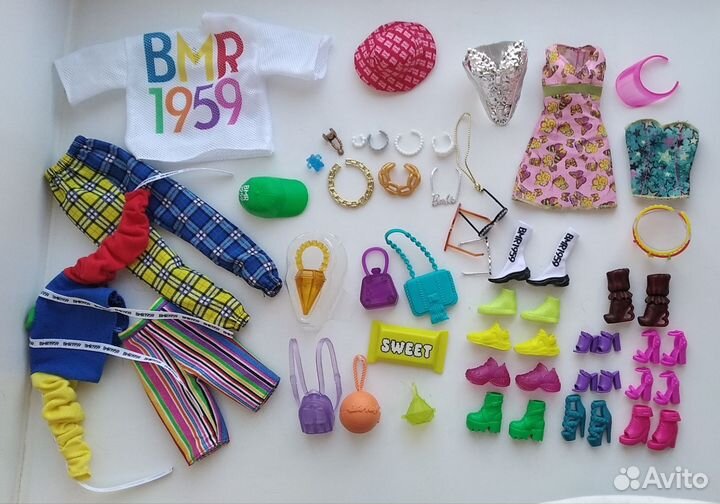 Одежда и аксессуары Барби