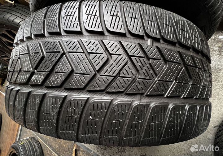 Pirelli Scorpion Winter 255/40 R21