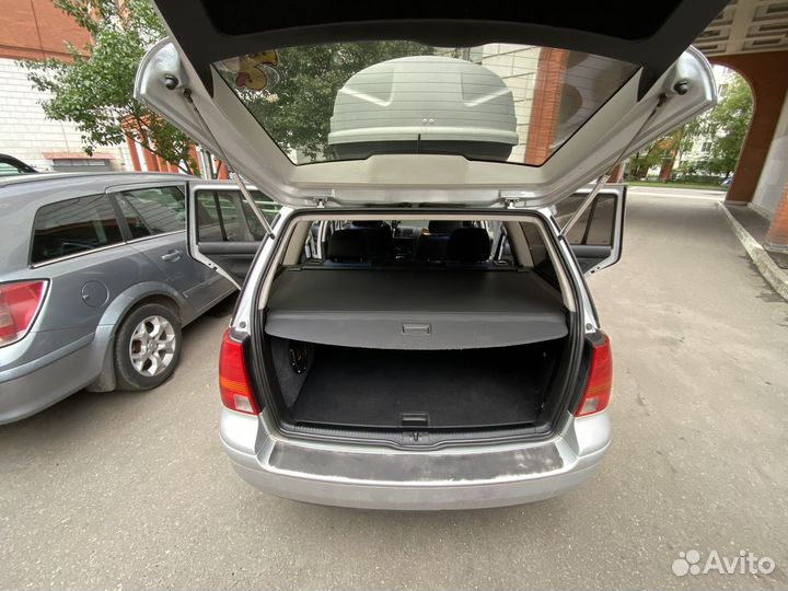 Volkswagen Golf 1.6 AT, 2001, 200 152 км