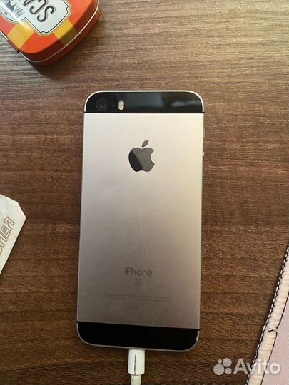 iPhone SE, 32 ГБ