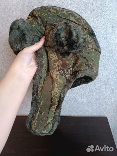 Шапки ушанки, варежки, ремень, погоны