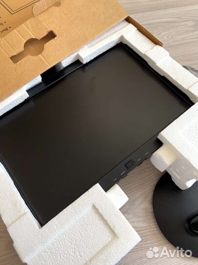 Жк-монитор 19