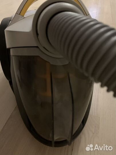 Пылесос бу zanussi2100w