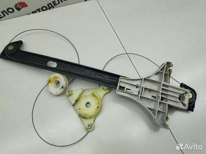 Стеклоподъемник задний правый Volkswagen Golf MK4