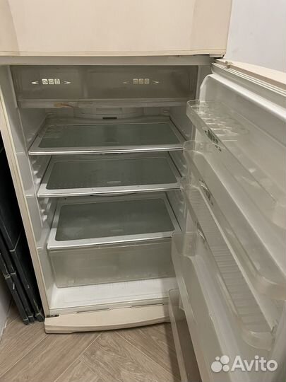 Холодильник sharp