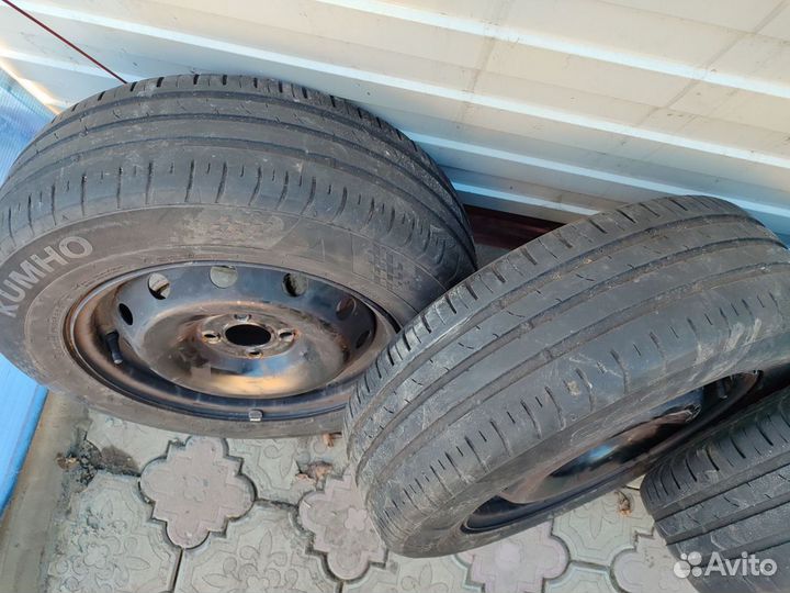 Kumho Ecsta HS51 195/65 R15