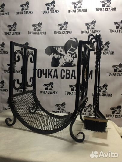 Дровница с элементами холодной ковки
