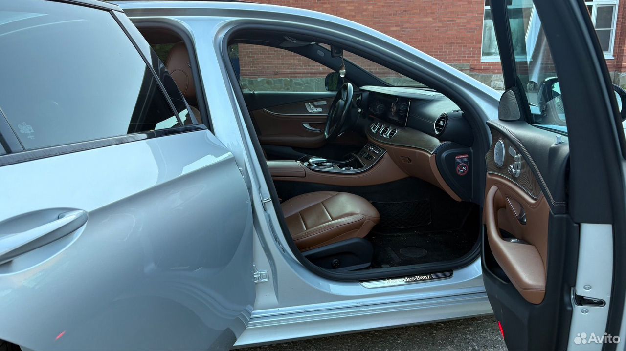 Mercedes-Benz E-класс 2.0 AT, 2016, 195 000 км с пробегом, цена 2699999 руб., Москва