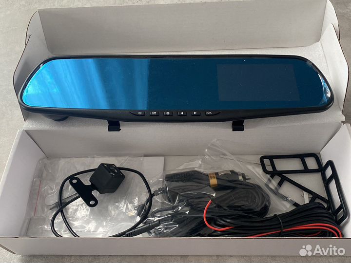 Зеркало заднего вида-видеорегистратор