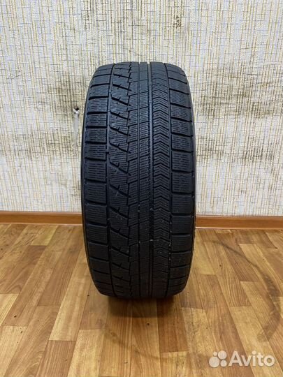 Bridgestone Blizzak VRX 235/40 R18