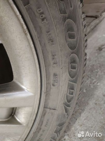 Goodyear UltraGrip 500 SUV 235/60 R18