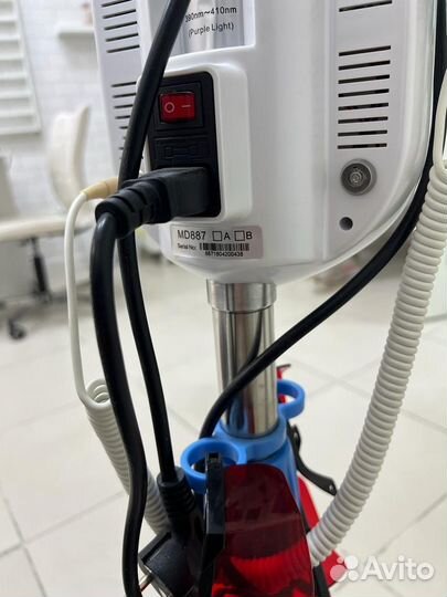 Лампа для отбеливания зубов и мебель