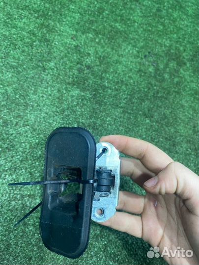 Ограничитель двери задний правый Nissan Qashqai