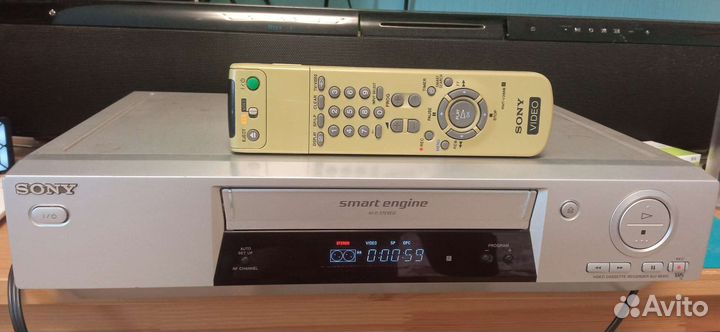 Hi-Fi stereo Видеомагнитофон Sony SLV-SE610K VHS