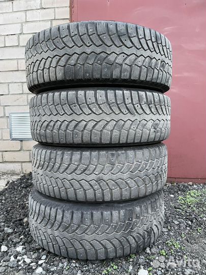 Продам комплект колес на дисках