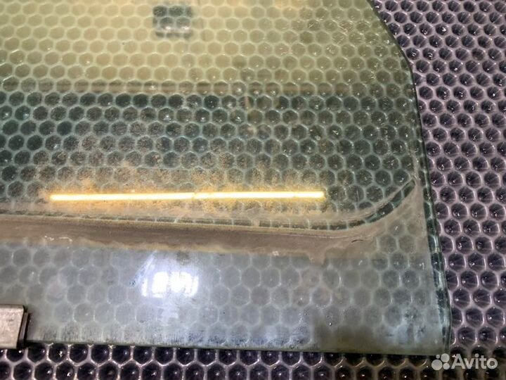 Стекло двери прав. перед. Mercedes-Benz G350