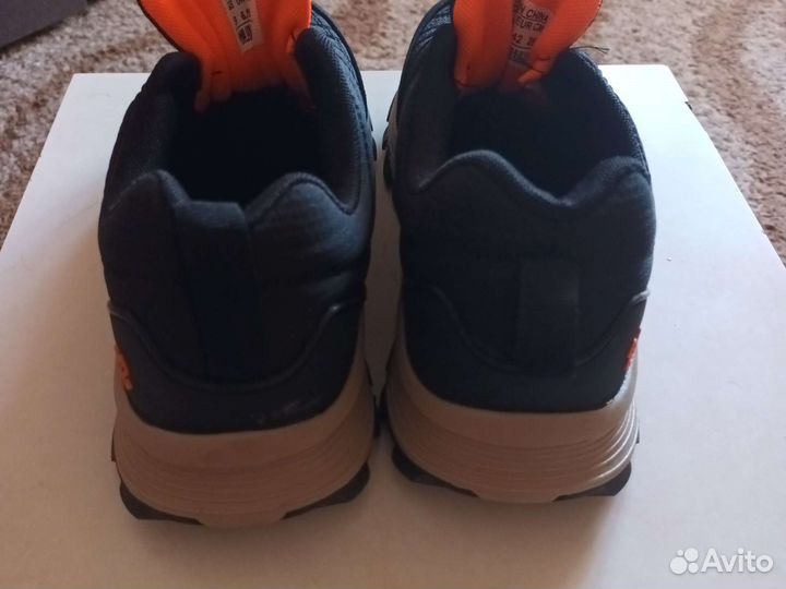Кроссовки мужские 42 размер новые