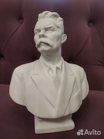 Бюст М. Горького