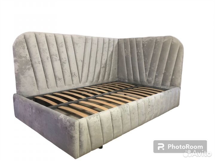 Угловая детская кровать