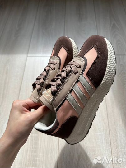 Кроссовки женские adidas