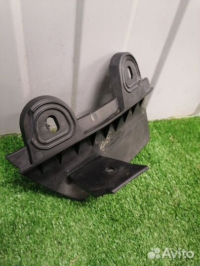 Брызговик задний правый Audi A1 8X 1.4 caxd 2013