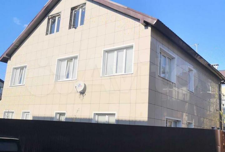Дом 210 м² на участке 3 сот.