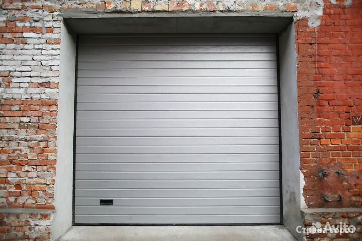 Секционные ворота