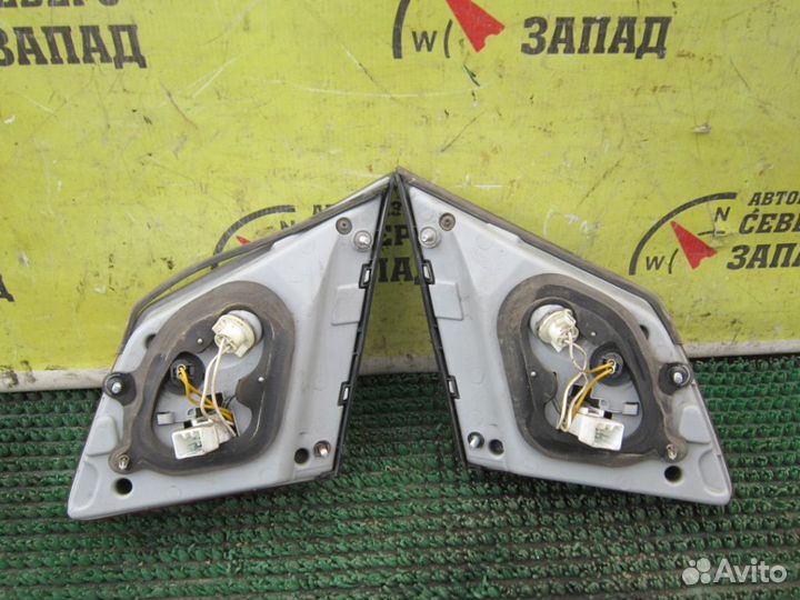 Hyundai genesis Фонарь внутренний правый 2010