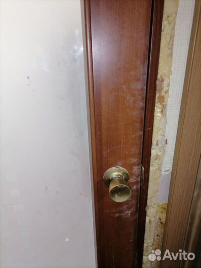 Межкомнатные двери бу с коробкой 2.0*0.8