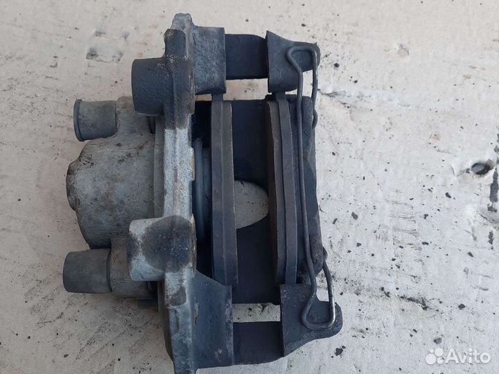 Передний правый суппорт opel astra f