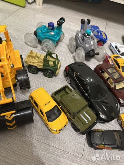 Машинки металлические