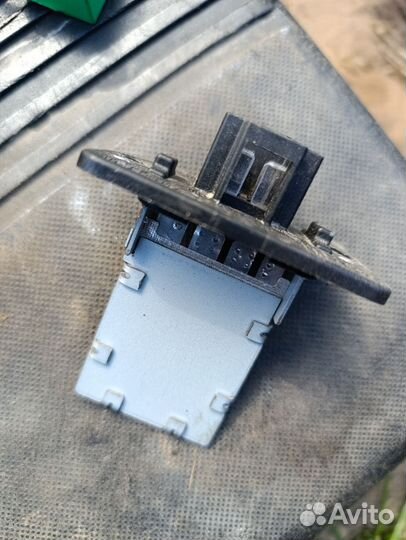 Kia sportage 3 резистор печки