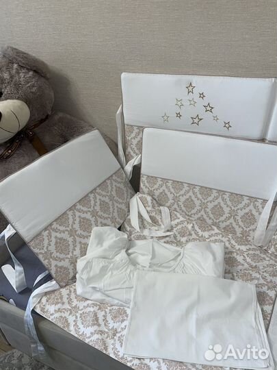 Набор бортиков и комплект постельного белья
