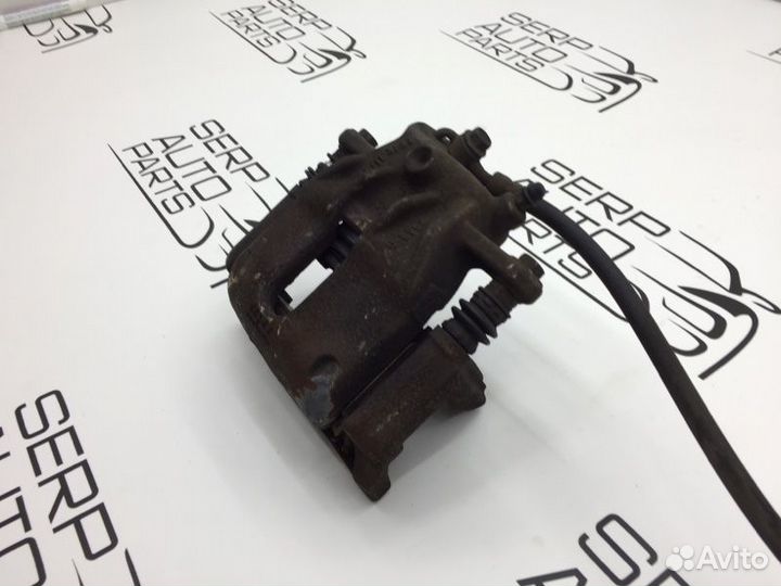 Суппорт передний левый Nissan Note Е11 1.4 CR14DE