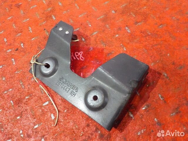 Кронштейн дефлектора правый Scania P,G,R series