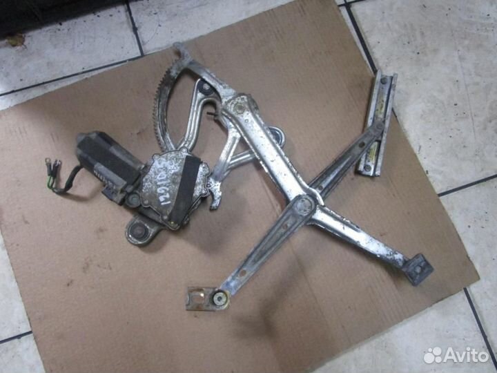 Стеклоподъемник передний левый w124 E-class 102