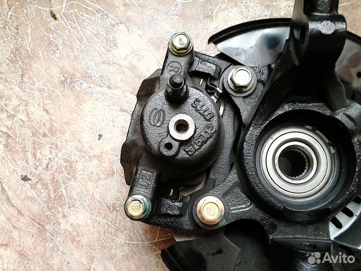 Поворотный кулак правый в сборе с abs Geely MK