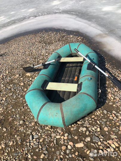 Надувная лодка резиновая с вёслами