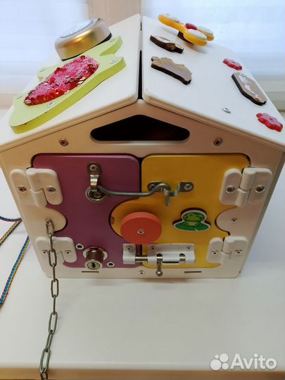 Бизиборд домик