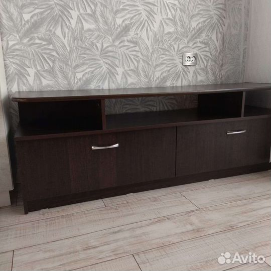 Тумба под телевизор