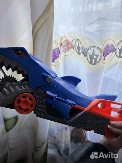 Hot wheels трек акула