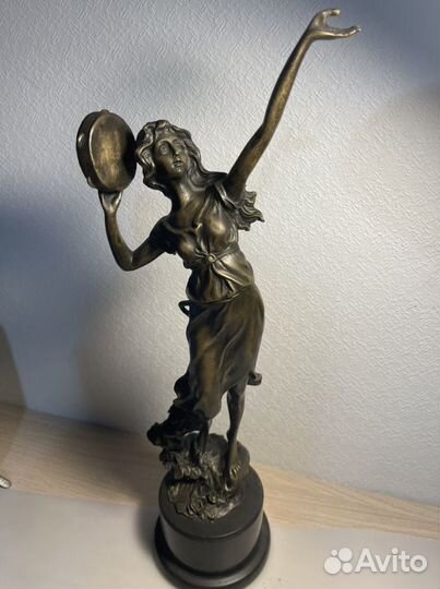 Бронзовая статуэтка «Танцовщица с Бубном»