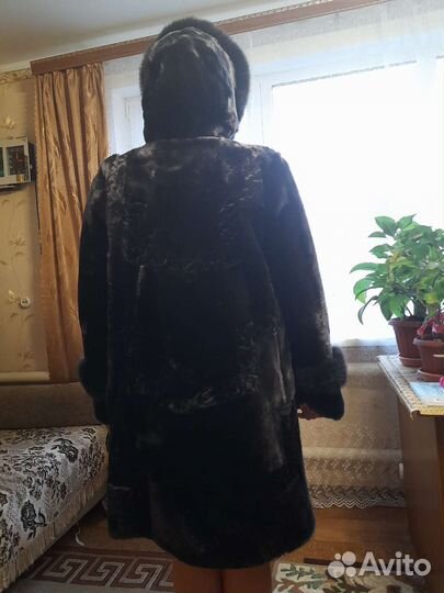 Шуба мутоновая с капюшоном