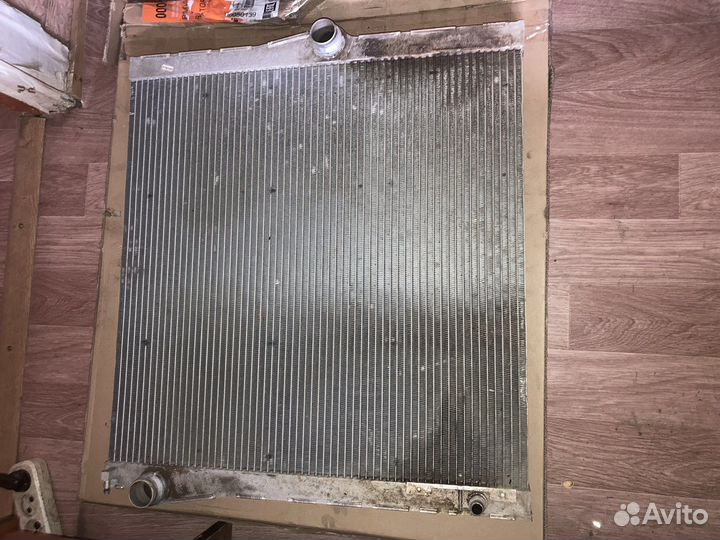 Радиатор охлаждения bmw e70