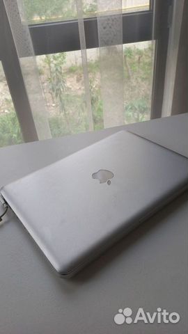 Apple MacBook