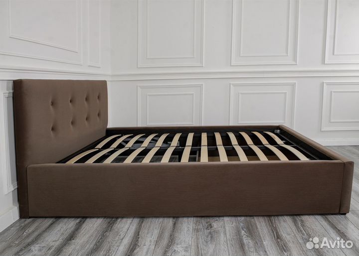 Кровать двуспальная