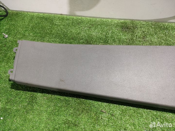 Обшивка средней стойки правая ford Focus 2